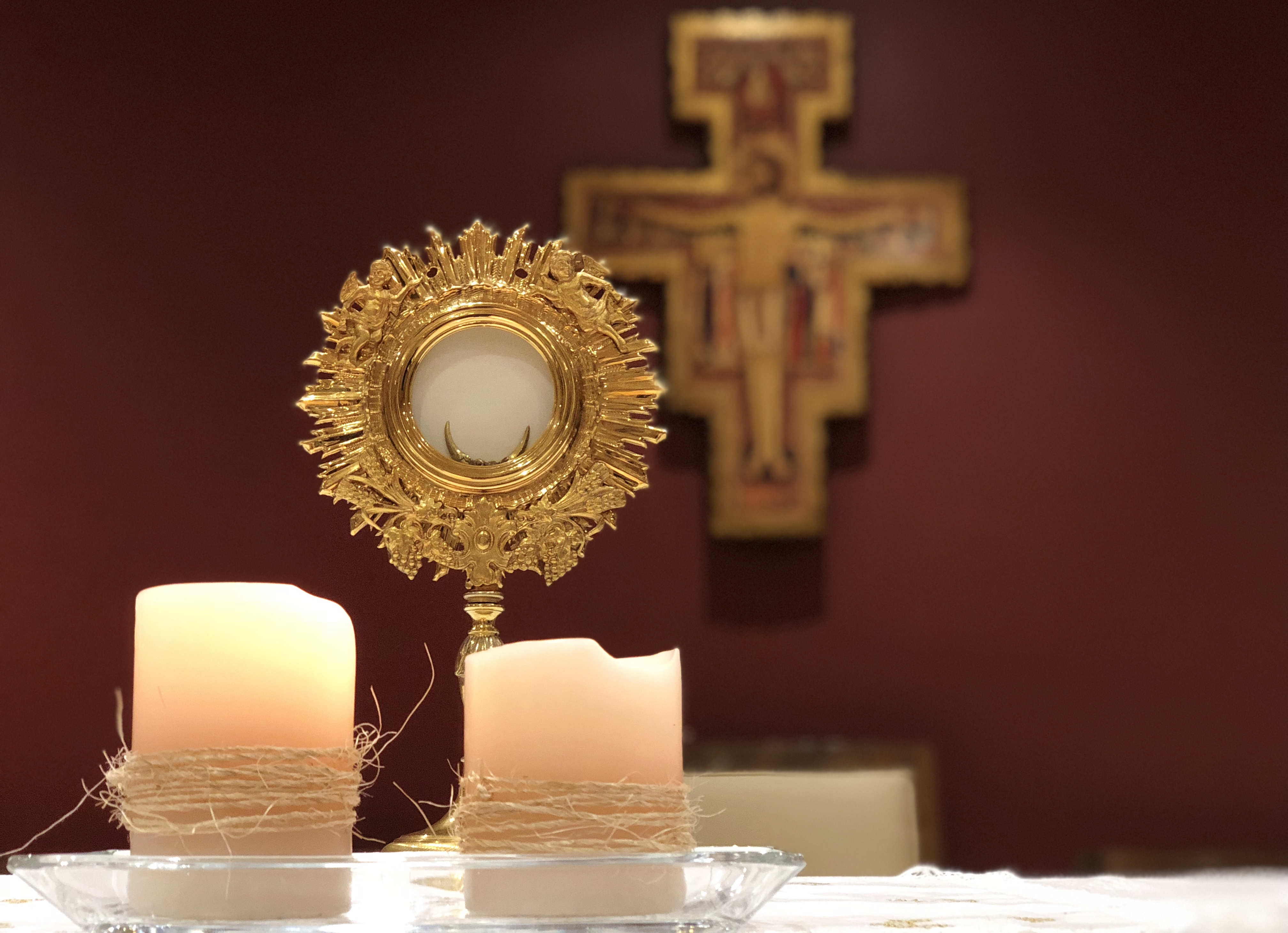 Why Catholics Need Eucharistic Adoration - Digital Catholic ...