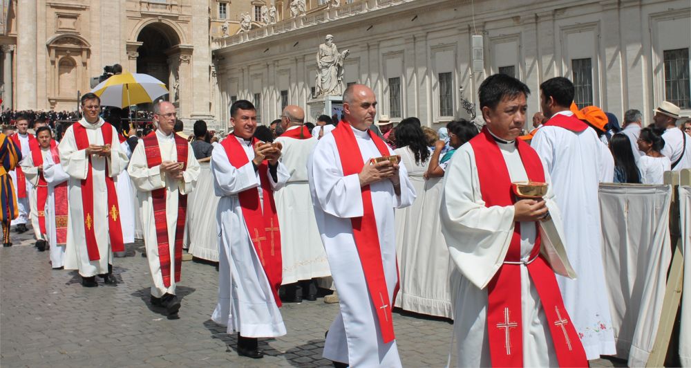 Why We Call Priests “Father” - Digital Catholic Missionaries (DCM)